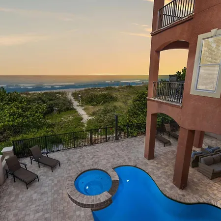 Beachfront Villa Pool Spa Fire Pit & Pool Table